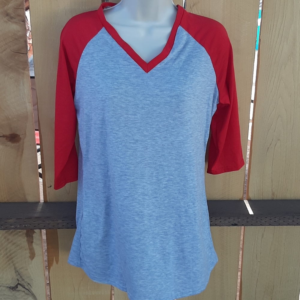 Baby Elephant baseball style teeshirt Size XL